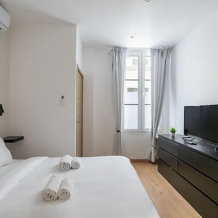 New Two Bedroom Two Bathroom 15 Near Eiffel With Air Conditioning *