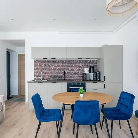 New Two Bedroom Two Bathroom 15 Near Eiffel With Air Conditioning